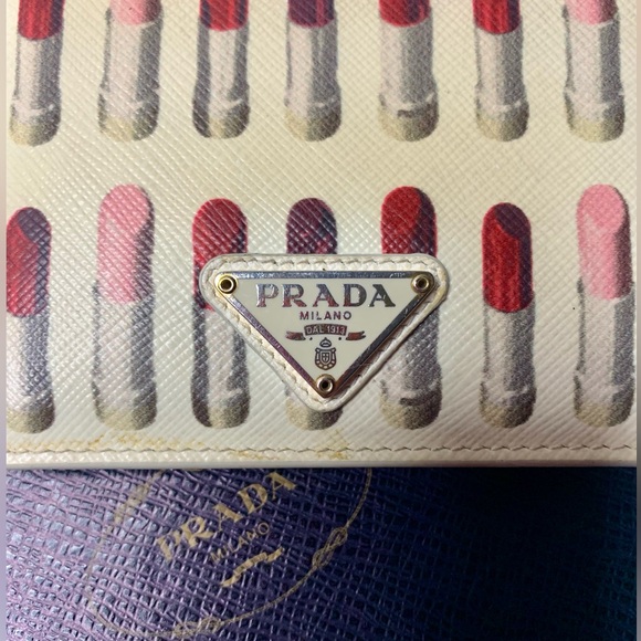 Authentic PRADA Logo Leather Lip Design Bi-Fold compact Wallet Ivory W/Box - Picture 3 of 11